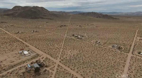 60426 Lorraine, Landers, CA 92285