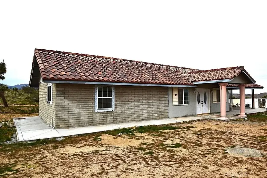 8425 Indio Avenue, Yucca Valley, CA 92284 - #2