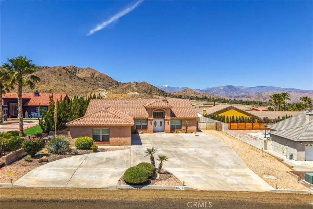 8674 Dumosa Avenue, Yucca Valley, CA 92284 - #1