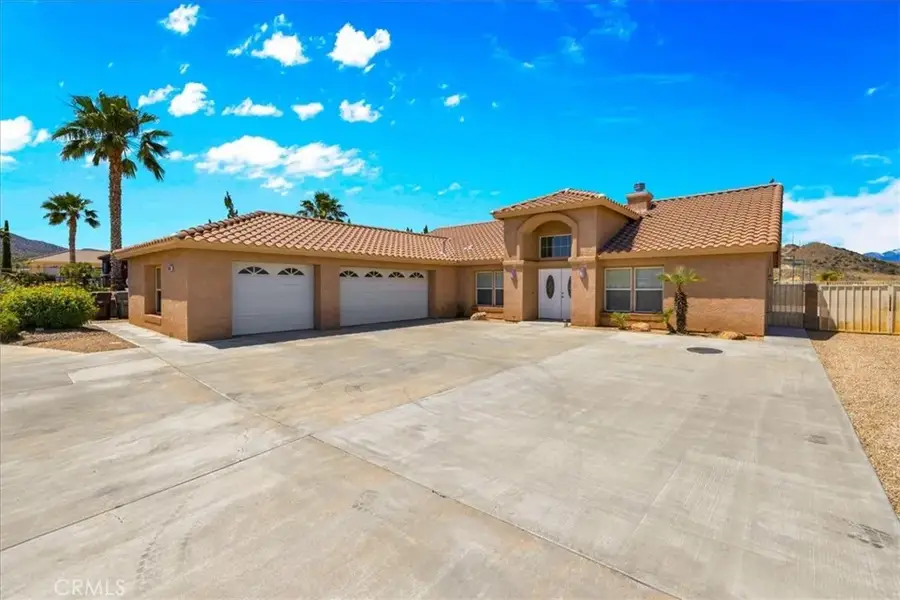 8674 Dumosa Avenue, Yucca Valley, CA 92284 - #2