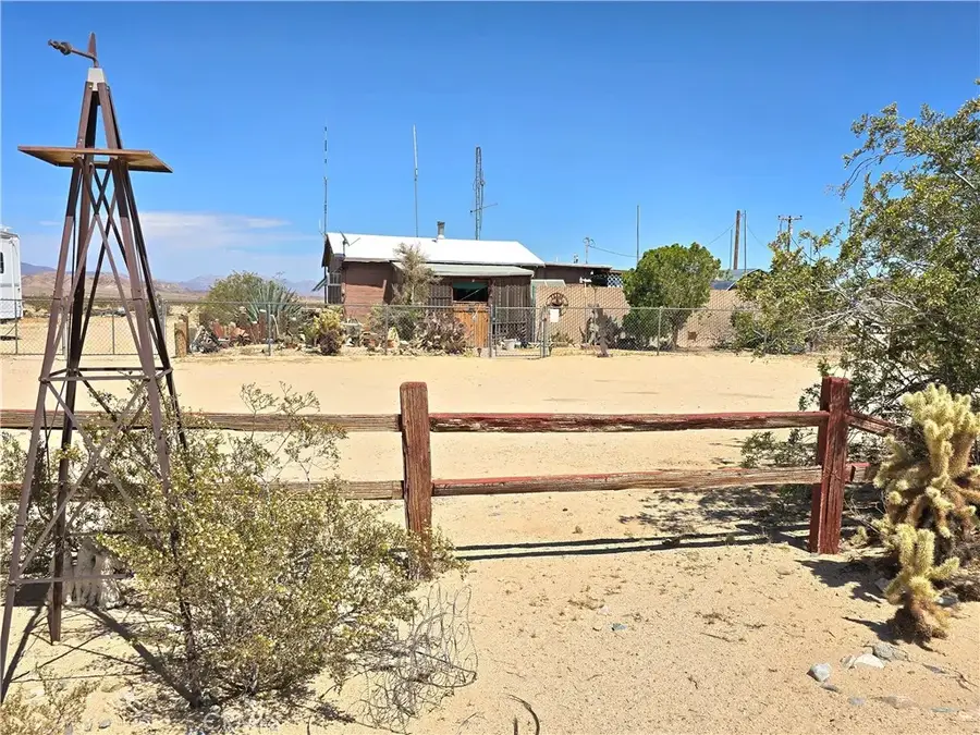 3073 Bagdad Highway, Twentynine Palms Yucca Valley, CA 92277 - #3