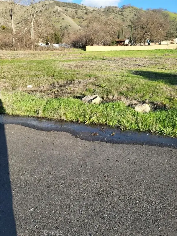 2810 10th, Clearlake, CA 95422