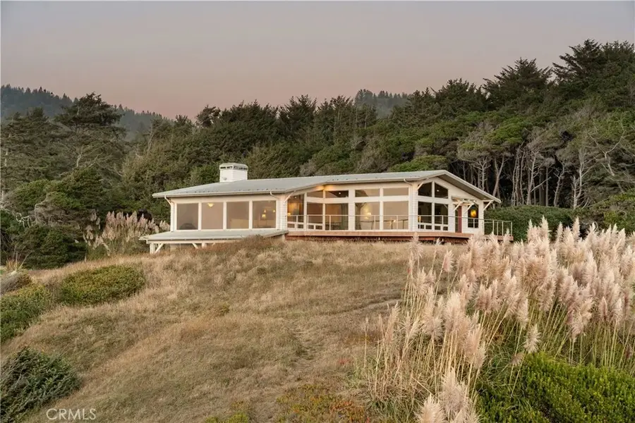 405 Island View, Smith River, CA 95567 - #3