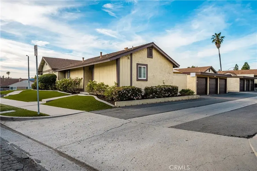 1403 E Sail Ave, Orange, CA 92865 - #3