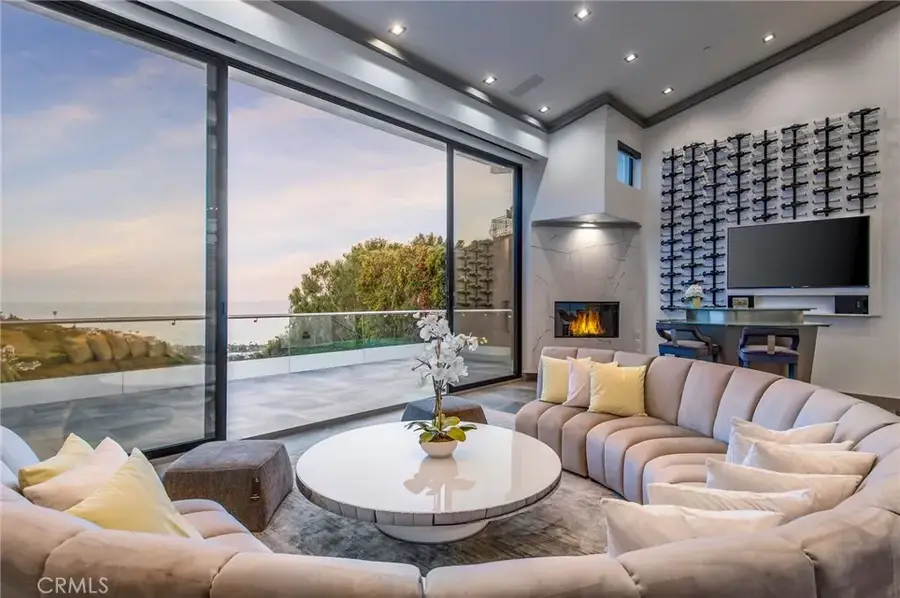 2135 Hillview Drive, Laguna Beach, CA 92651 - #2