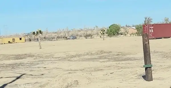 25950 Clark, Apple Valley, CA 92308