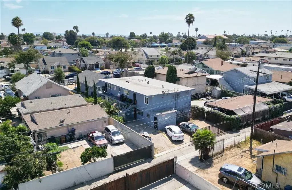1035 W 107th, Los Angeles, CA 90044 - #1