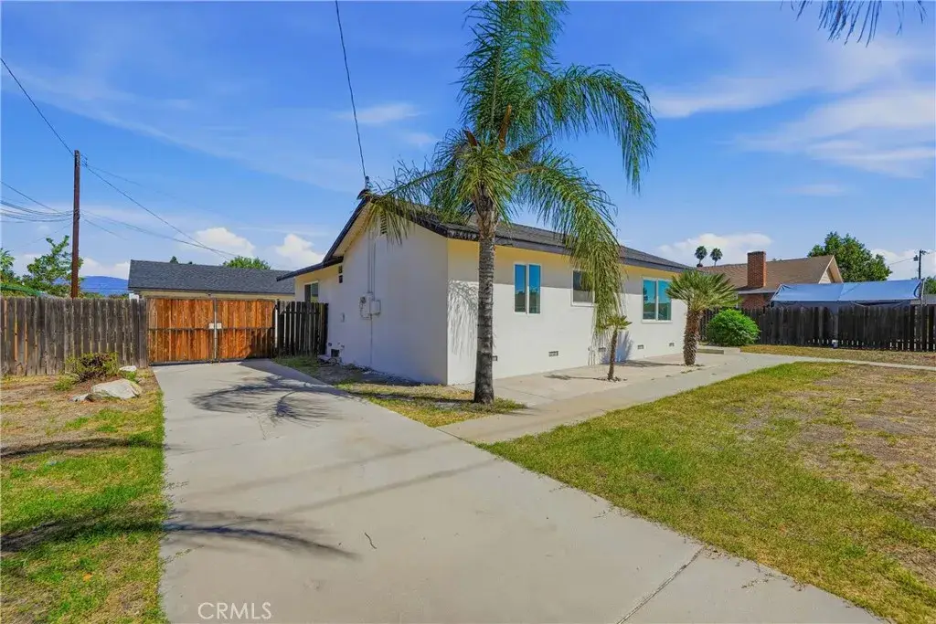 883 E Columbia Avenue, Pomona, CA 91767 - #1