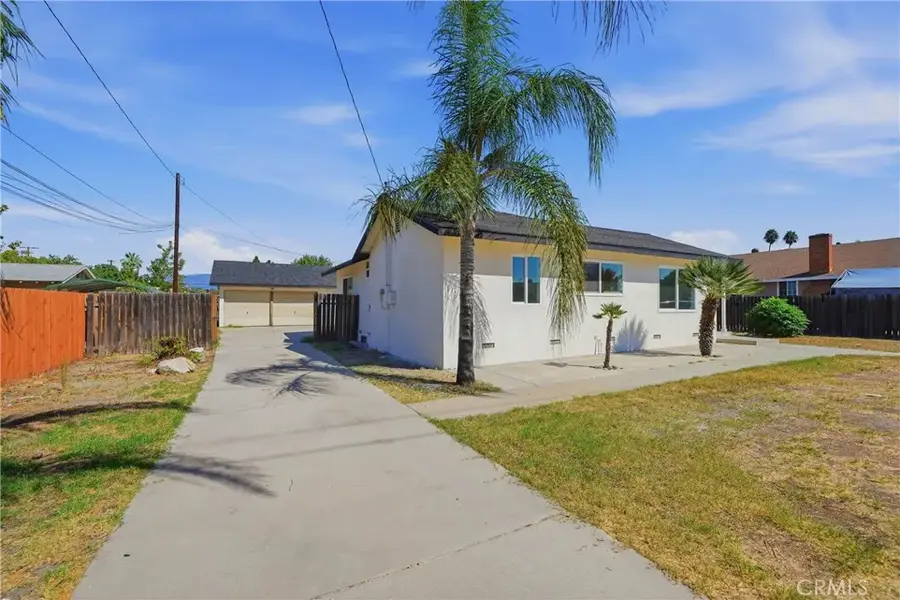 883 E Columbia Avenue, Pomona, CA 91767 - #2