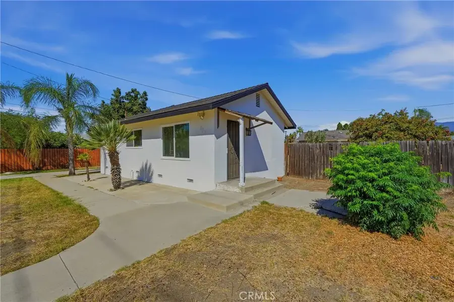 883 E Columbia Avenue, Pomona, CA 91767 - #3