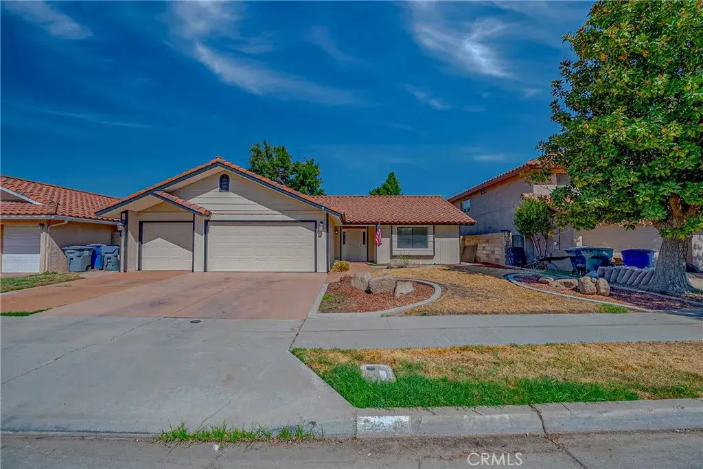 2465 Meadowrest, Madera, CA 93637 - Image #1