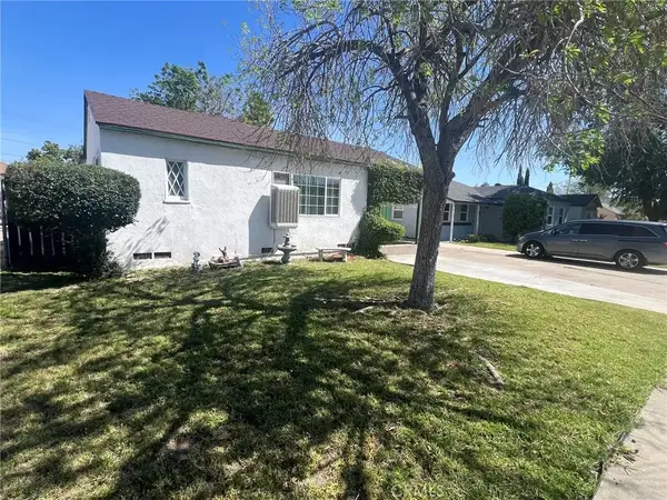 8323 Emerald Avenue, Fontana, CA 92335