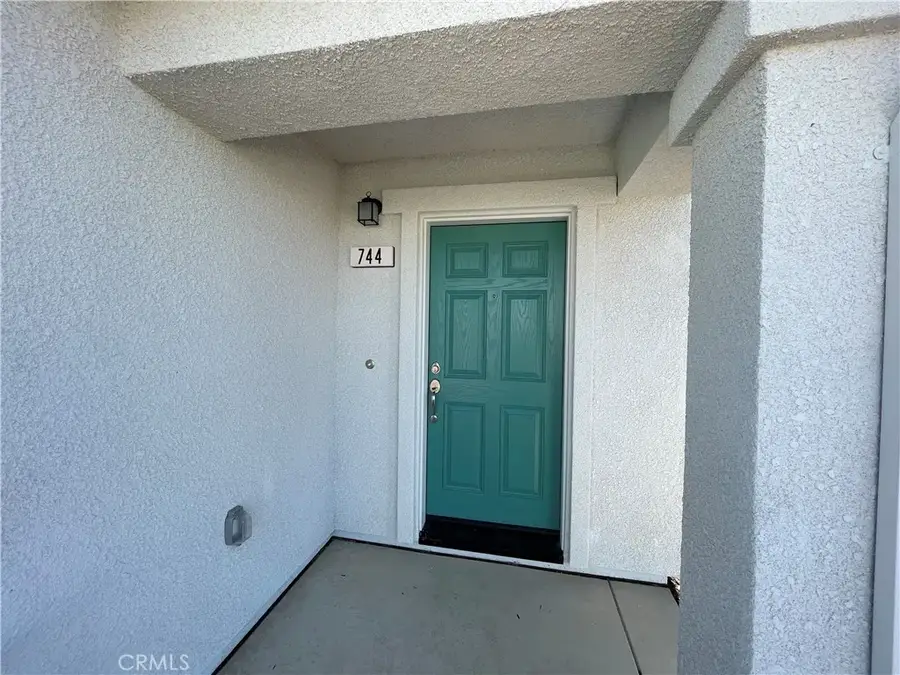 744 Stone Ridge East Avenue, Merced, CA 95341 - #2