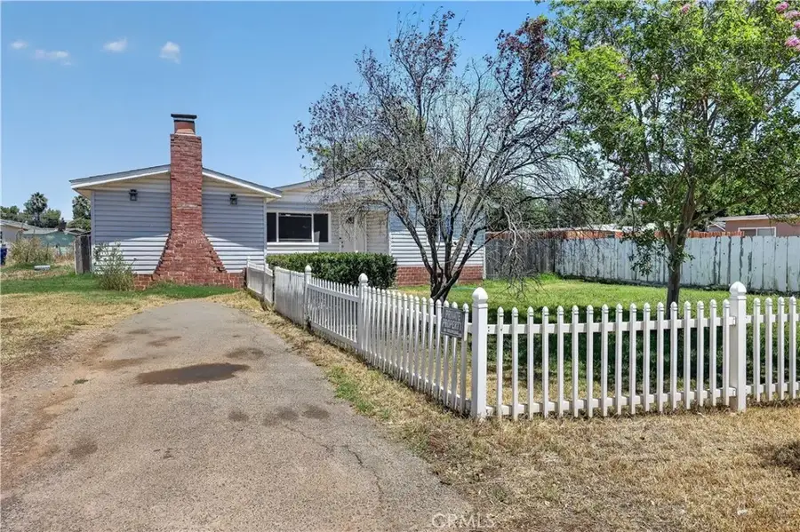 1565 E Santa Fe, Merced, CA 95340 - #2