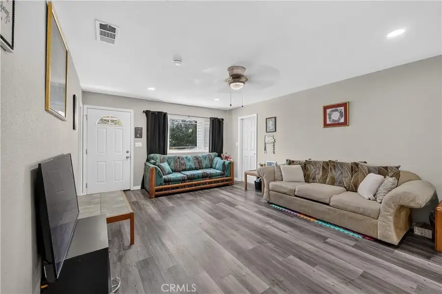 1565 E Santa Fe, Merced, CA 95340 - #3