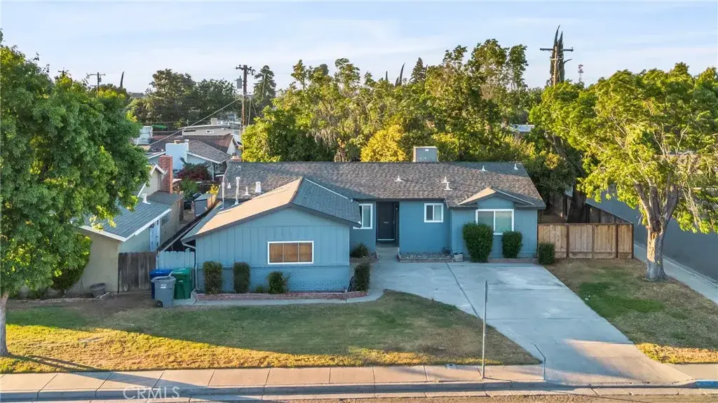 902 Granada, Los Banos, CA 93635 - #1