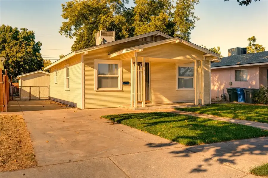 828 W 23rd Street, Merced, CA 95340 - #3