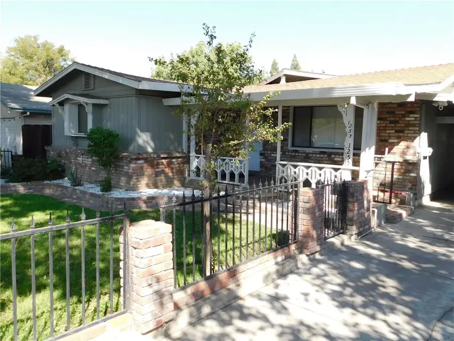 1253 W 11th Street, Merced, CA 95341 - #2