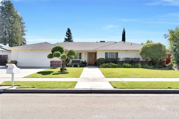 3077 W Robinwood Lane, Fresno, CA 93711