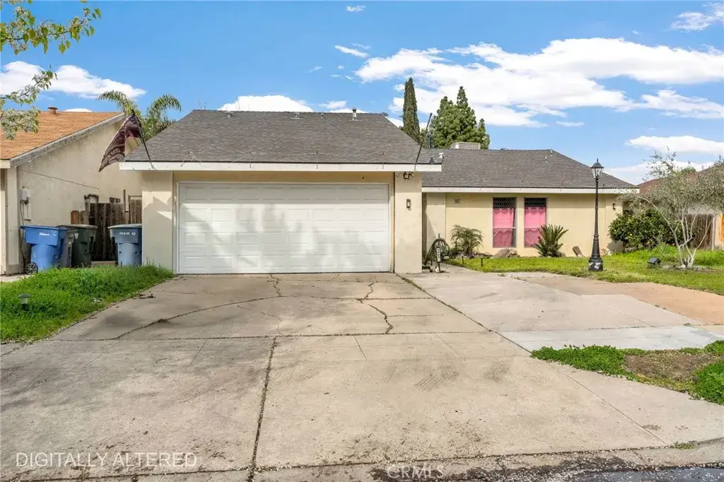 4883 E Geary Street, Fresno, CA 93725 - #1