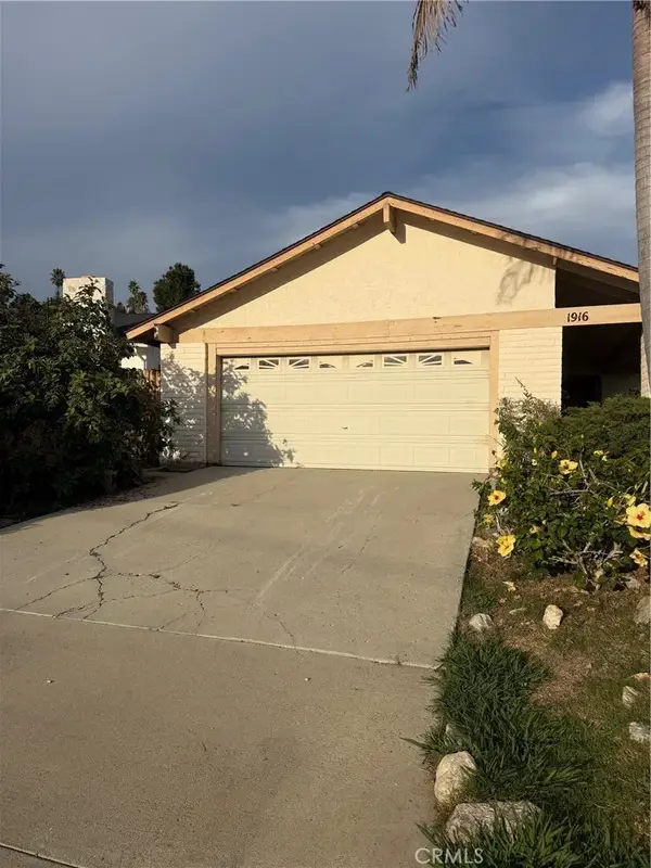 1916 Laurel, Oceanside, CA 92054