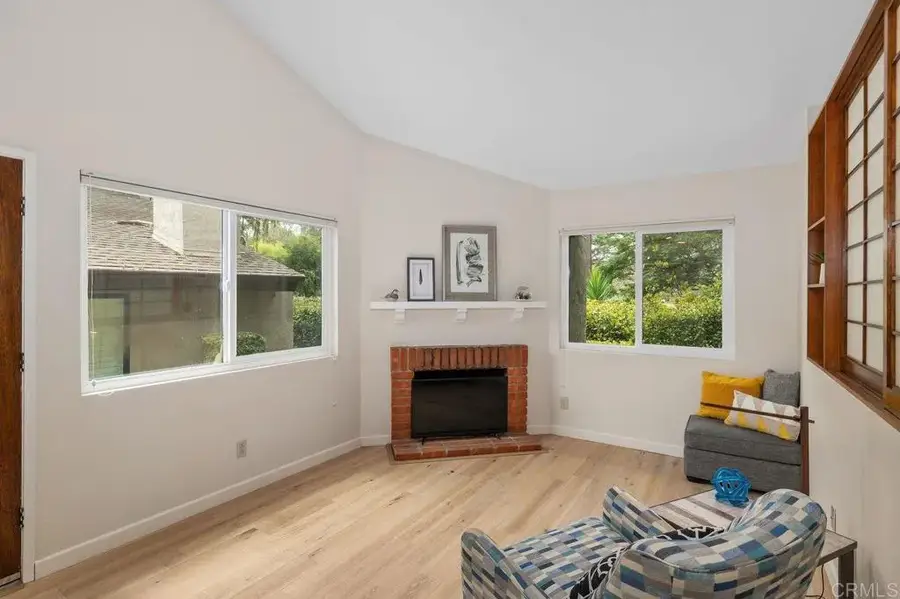 8370 Via Sonoma #F, La Jolla, CA 92037 - Image #3