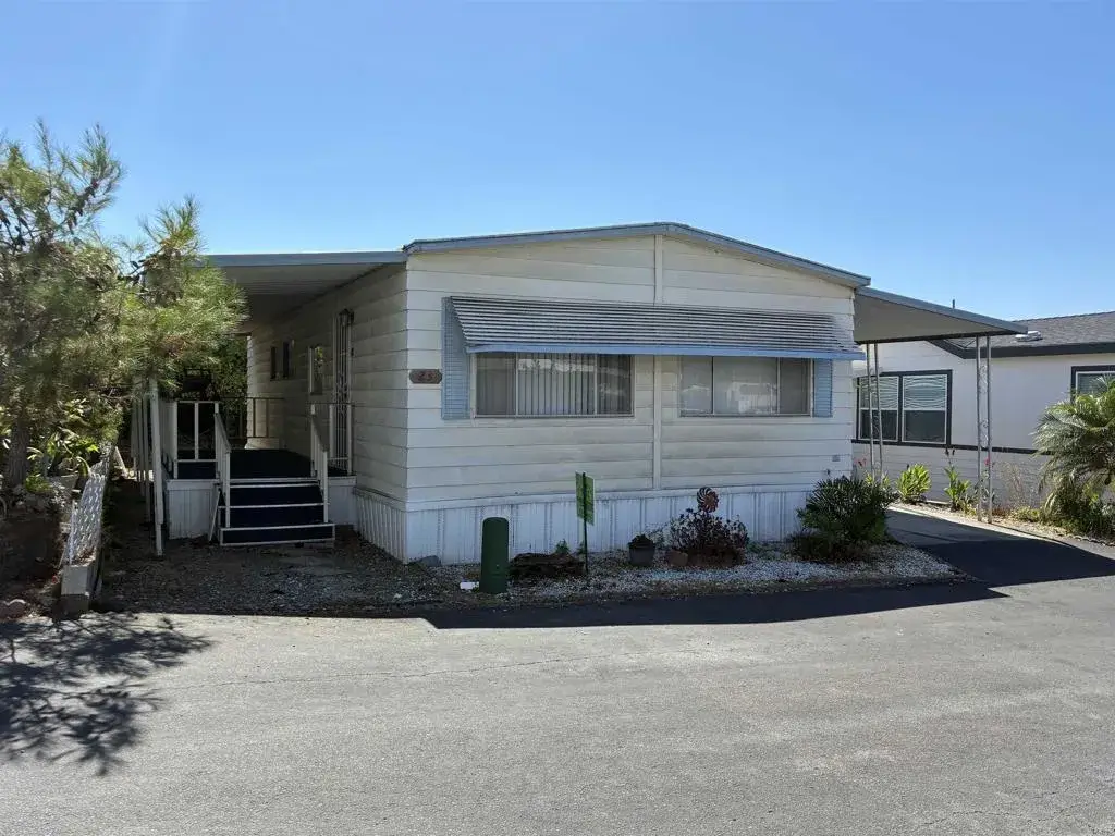718 Sycamore #23, Vista, CA 92083 - Image #1