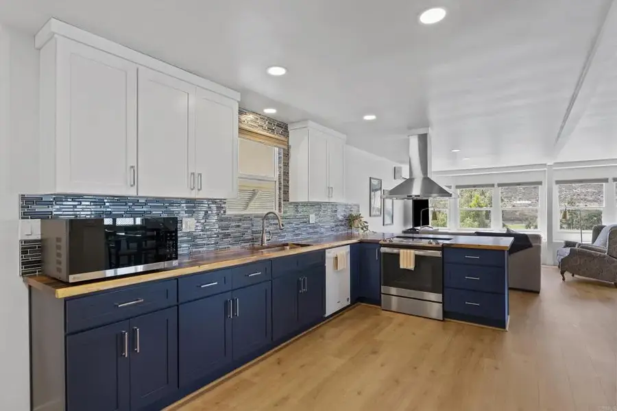 8975 Lawrence Welk Dr. #195, Escondido, CA 92026 - Image #2