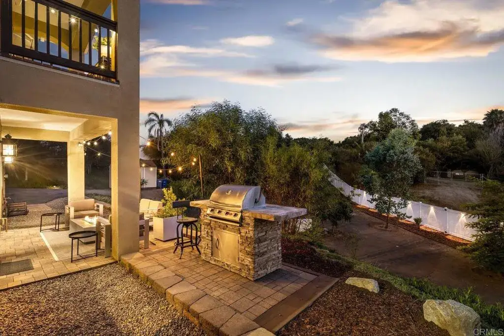 27636 Mountain Meadow Road, Escondido, CA 92026 - Image #1