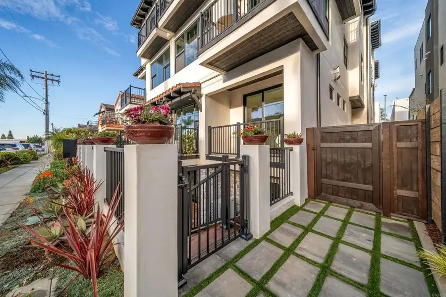 812 N Cleveland Street #1, Oceanside, CA 92054 - Image #3