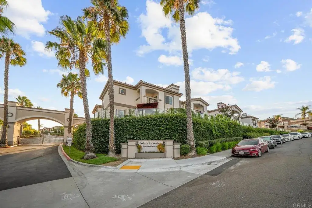 2707 Lake Pointe Dr #204, Spring Valley, CA 91977 - Image #1