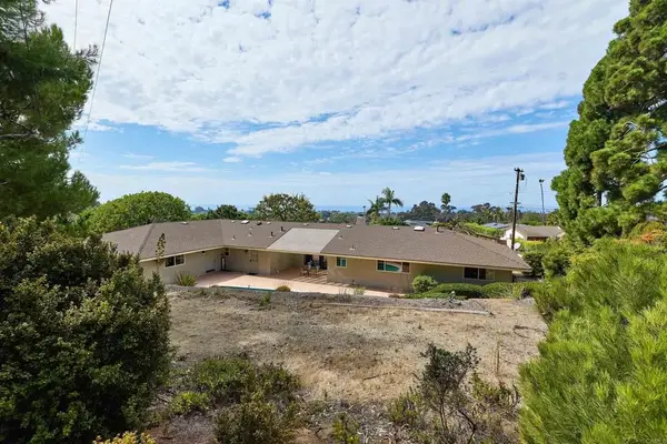 3190 Falcon Drive, Carlsbad, CA 92008