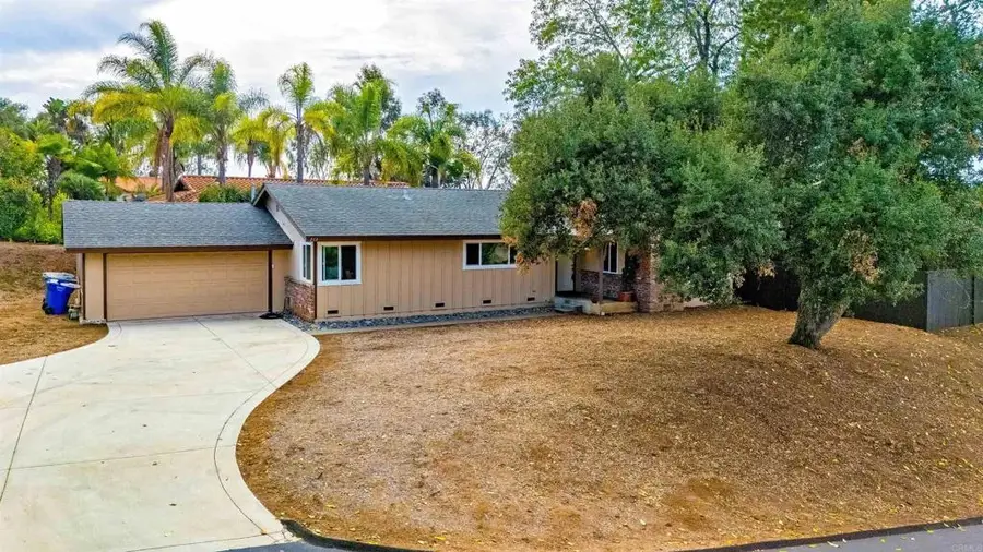 213 Beaumont Drive, Vista, CA 92084 - Image #2