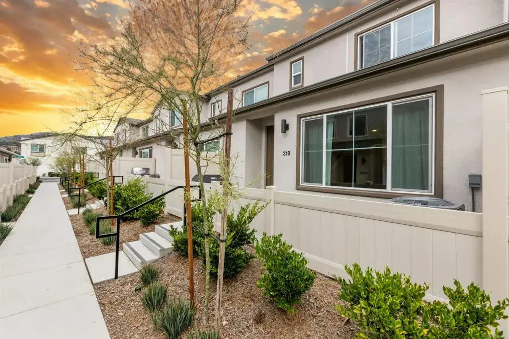 319 Minneola Place, Fallbrook, CA 92028 - Image #1