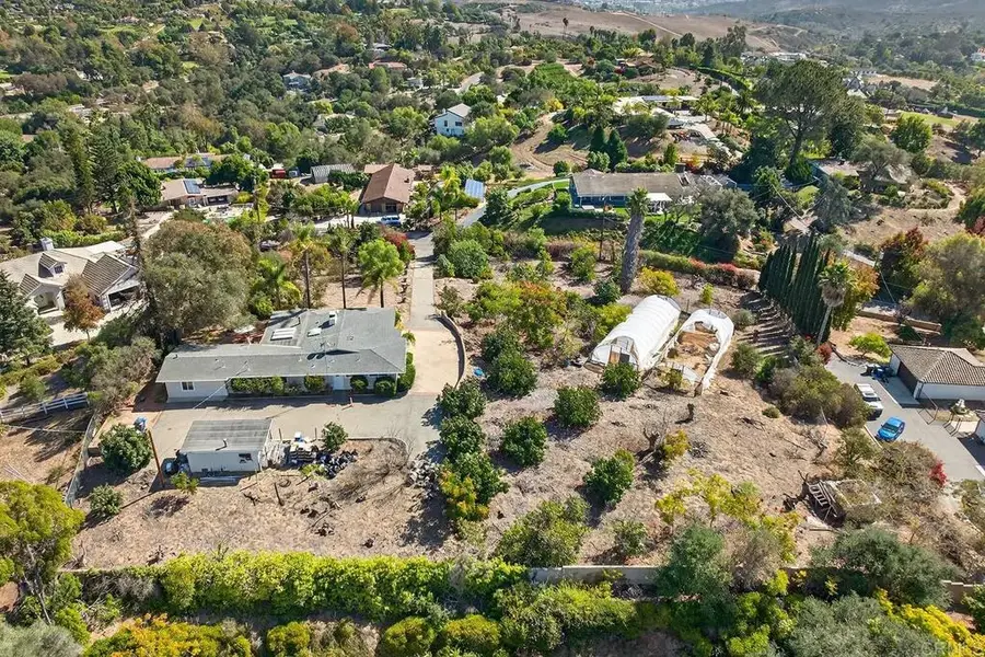 5037 San Jacinto Circle East, Fallbrook, CA 92028 - Image #3