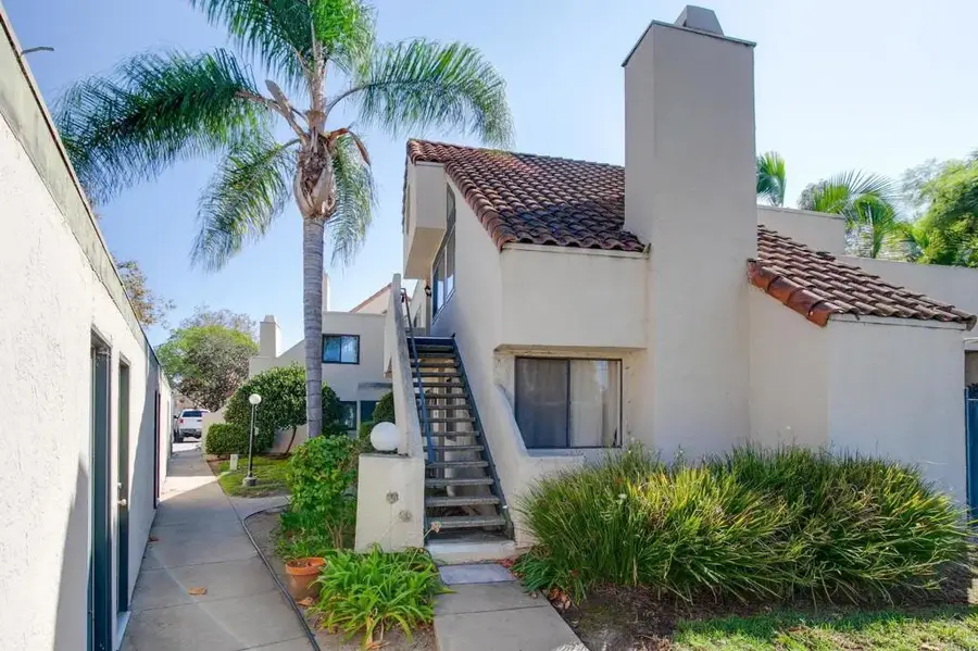 383 N Melrose Drive #F, Vista, CA 92083 - Image #2