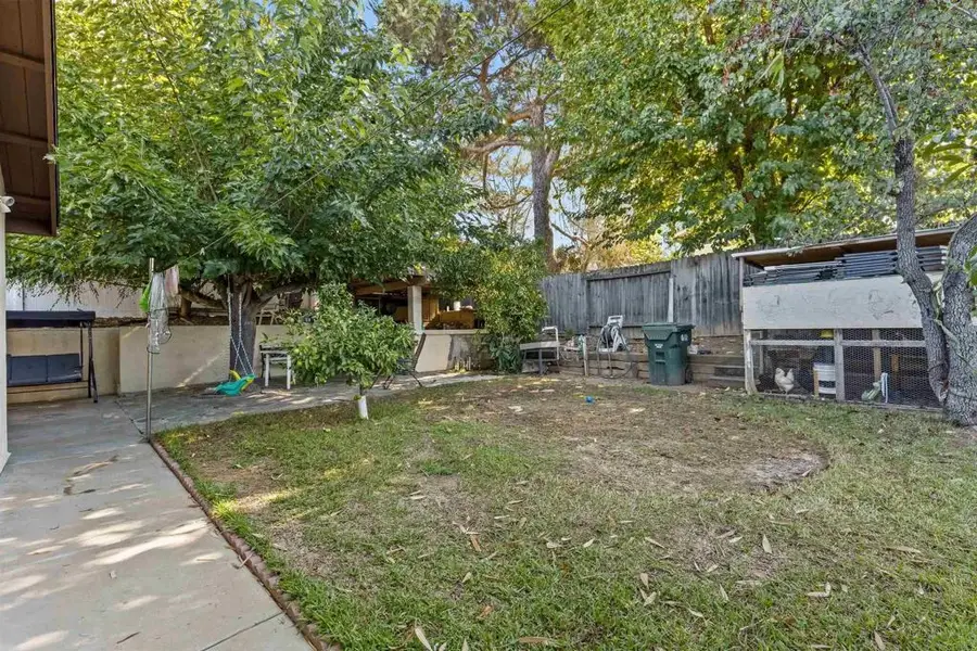 1427 Kingston Drive, Escondido, CA 92027 - Image #2