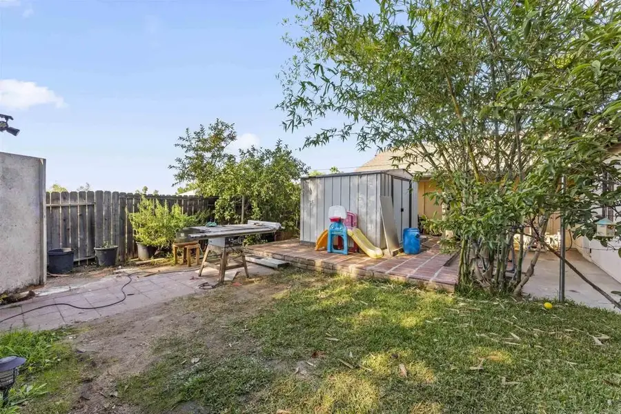 1427 Kingston Drive, Escondido, CA 92027 - Image #3