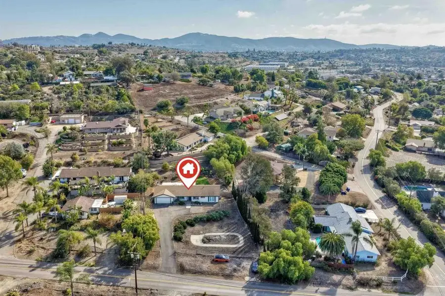 325 Estrelita Drive, Vista, CA 92084 - Image #2