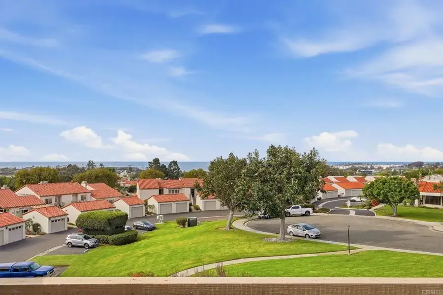 909 Caminito Madrigal #B, Carlsbad, CA 92011 - Image #2