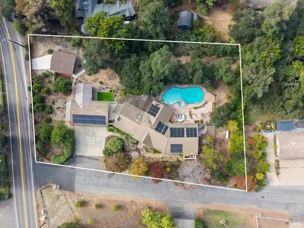 1285 Hidden Oaks Trail, Vista, CA 92084