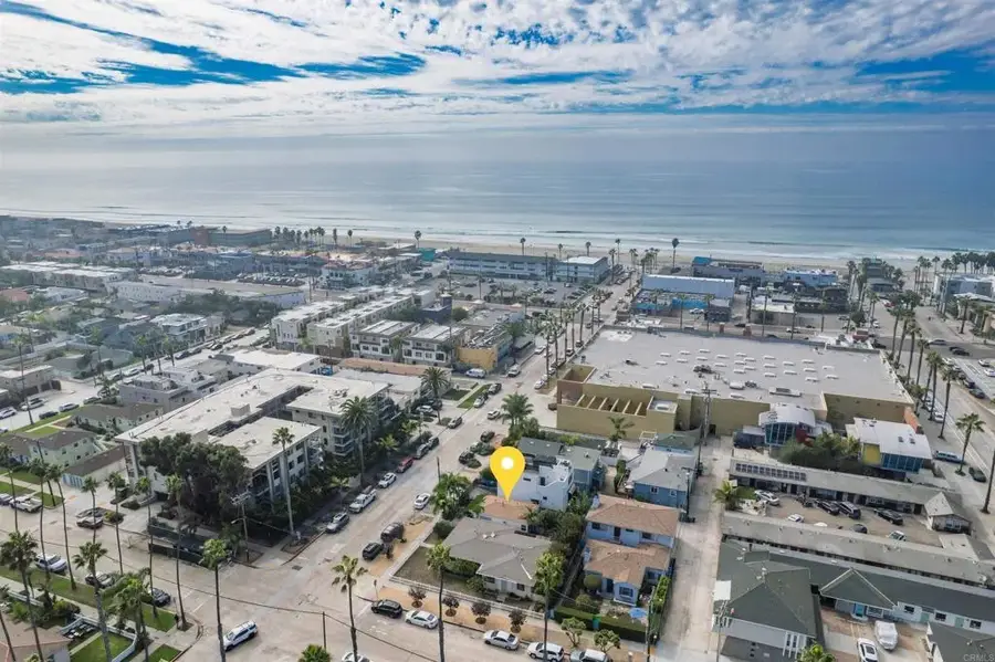 876 Thomas Avenue, San Diego, CA 92109 - Image #2