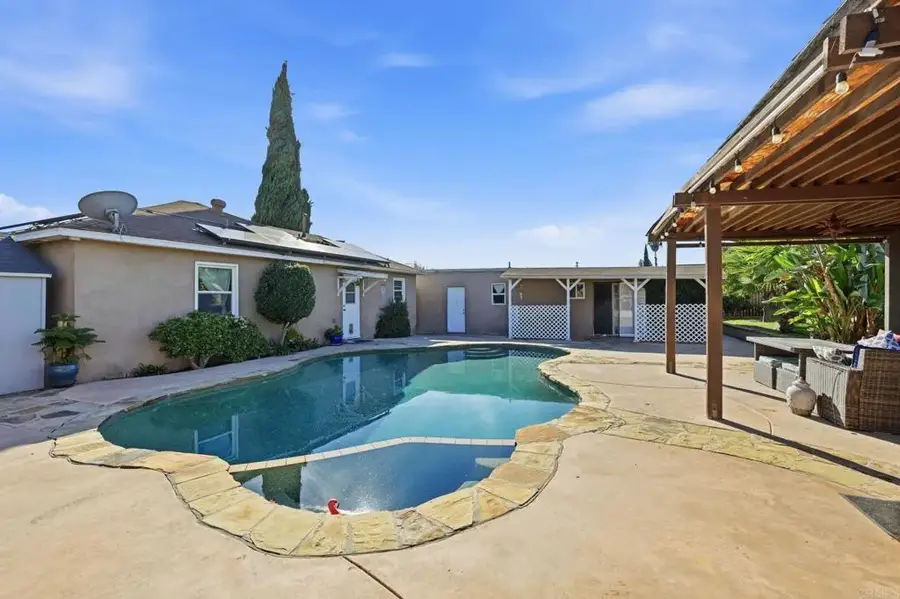 558 E El Norte Parkway, Escondido, CA 92026 - Image #2