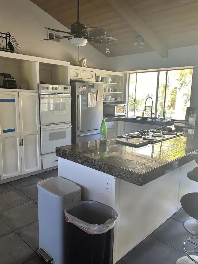 2758 Kauana Loa, Escondido, CA 92029 - Image #3