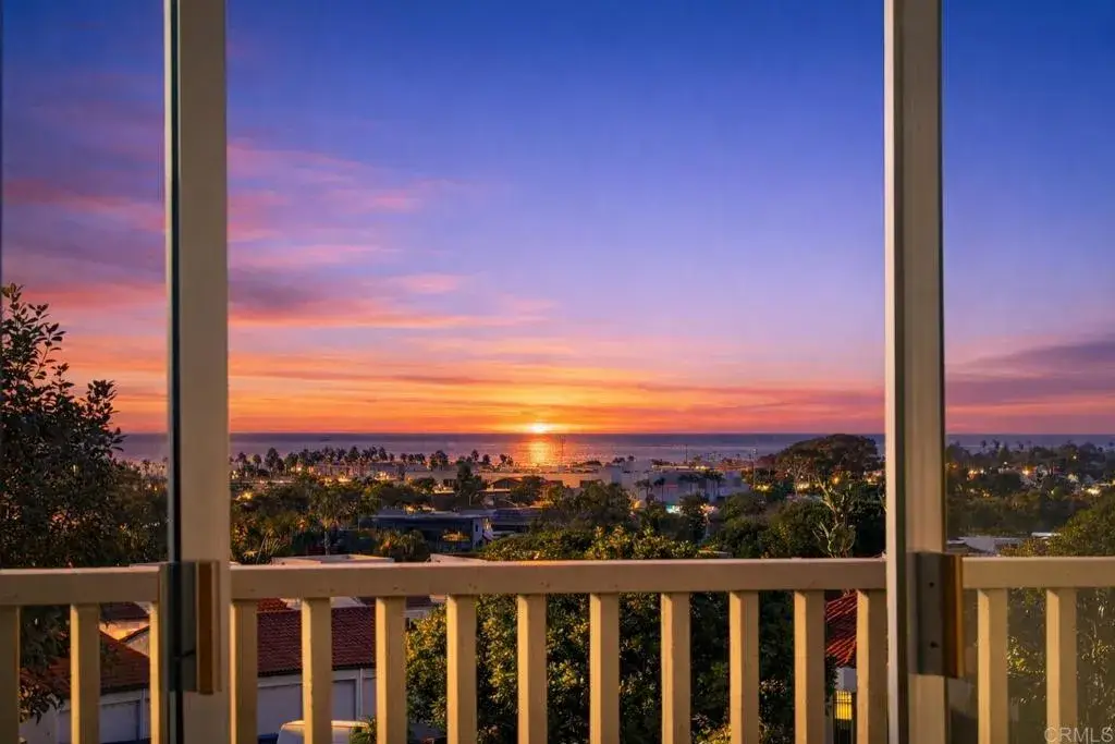 909 Caminito Madrigal #B, Carlsbad, CA 92011 - Image #1