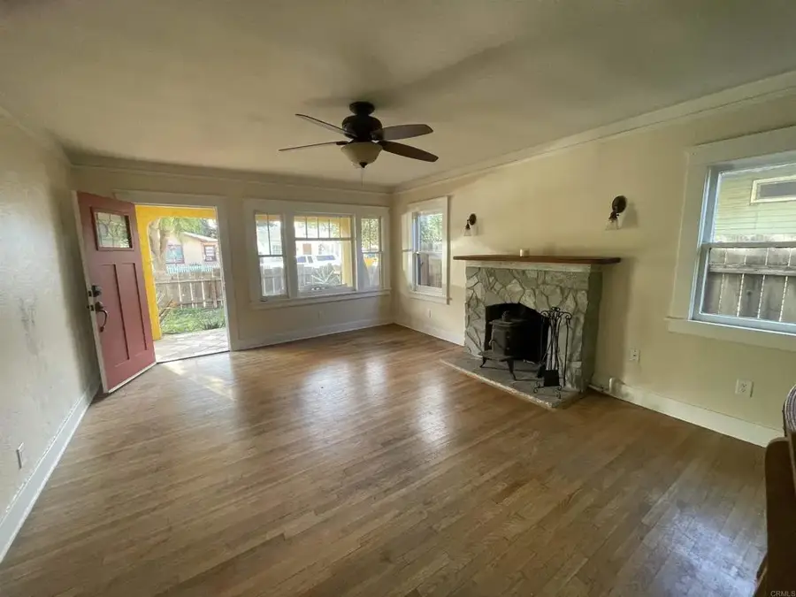 121 E Warner St, San Buenaventura Ventura, CA 93001 - Image #3