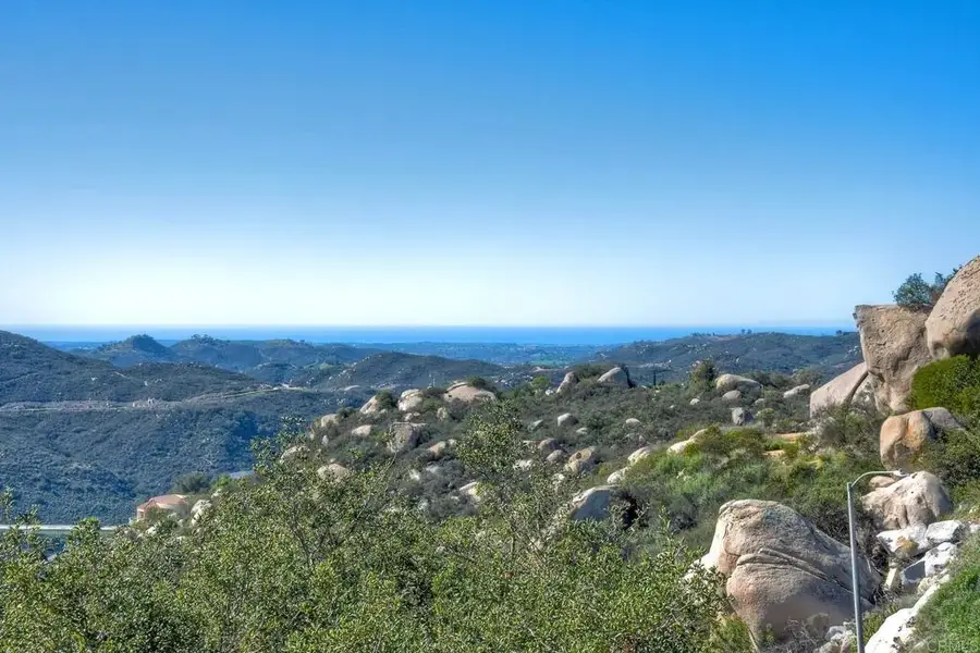 28521 Gladstone Court, Escondido, CA 92026 - #2