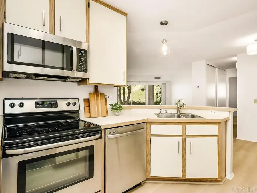 7263 Camino Degrazia #31, San Diego, CA 92111 - Image #2