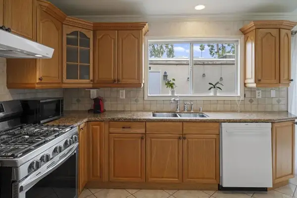 6521 Wystone Avenue #3, Reseda, CA 91335