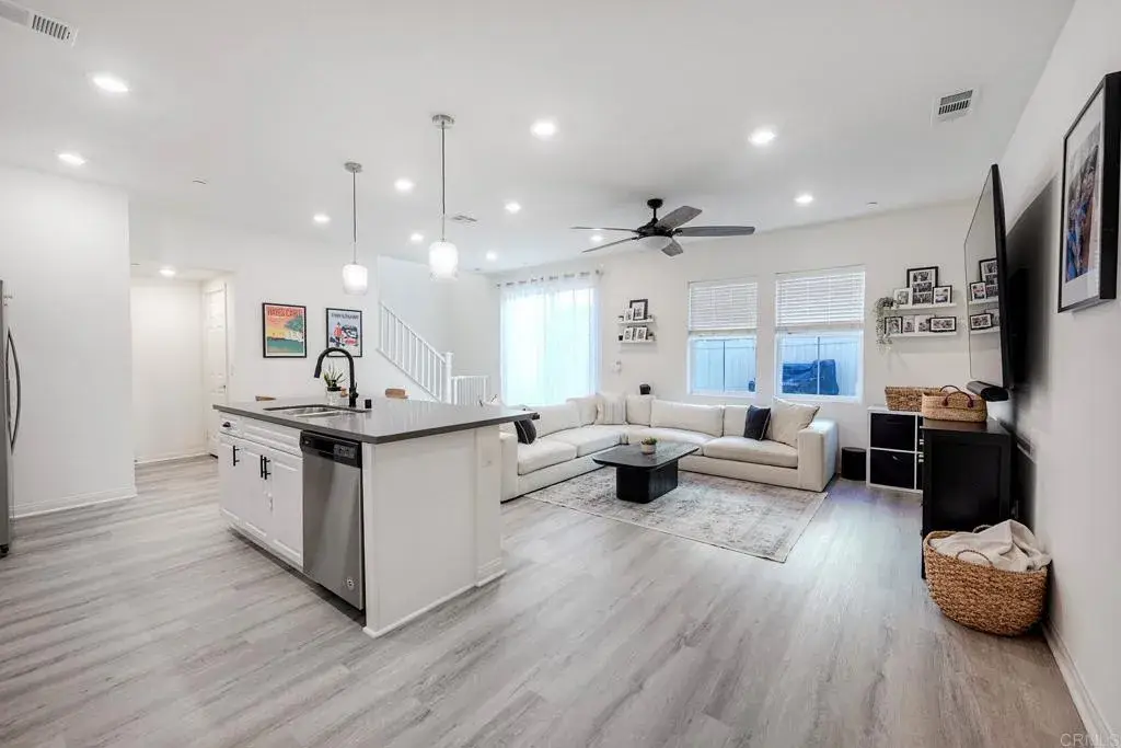 1374 Palo Verde Way, Vista, CA 92083 - #1